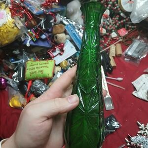 vintage emerald green glass bud vase Anchor Hocking Starburst Pattern
